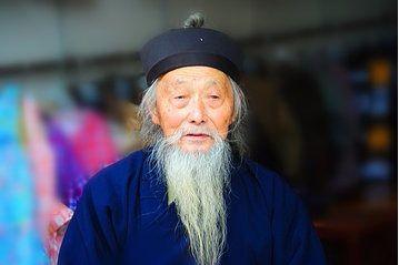 算命凤先生(奇童先生算命)-第2张图片-周易占卜网 - 免费算命_生辰八字算命_八字合婚姻
