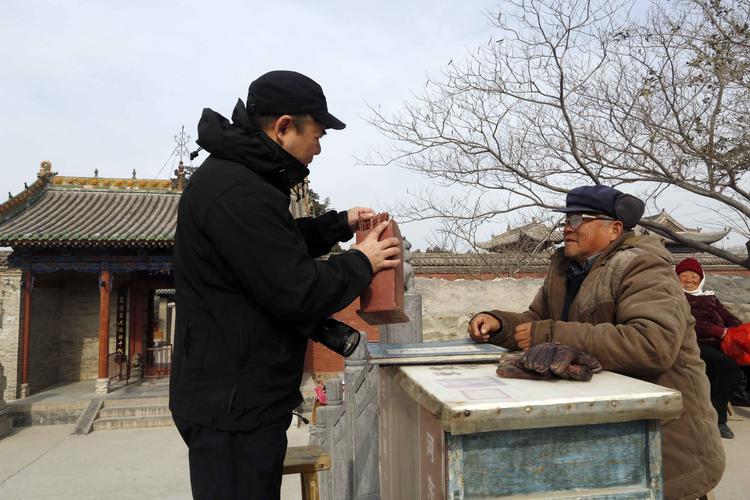 算命安桌子(算命的说我有桌子)-第2张图片-周易占卜网 - 免费算命_生辰八字算命_八字合婚姻