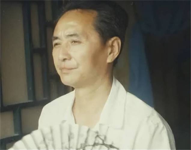 鞍山算命刘浩天-第1张图片-周易占卜网 - 免费算命_生辰八字算命_八字合婚姻