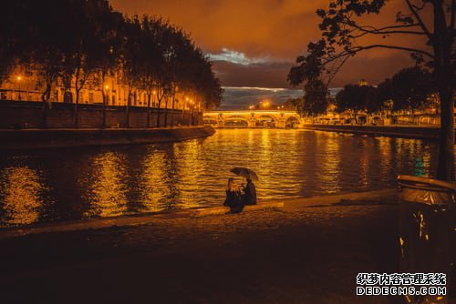 男生暗示想追你的表现,男人什么行为是在追你-第1张图片-周易占卜网 - 免费算命_生辰八字算命_八字合婚姻