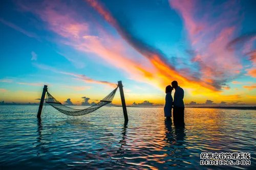 男生暗示想追你的表现,男人什么行为是在追你-第2张图片-周易占卜网 - 免费算命_生辰八字算命_八字合婚姻