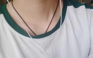 免费算命脖子右侧上有胎记