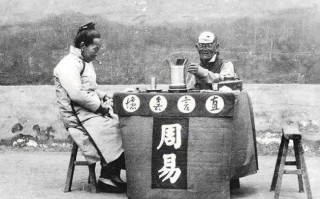 民间算命大师可信吗(摆摊的算命大师可信吗)