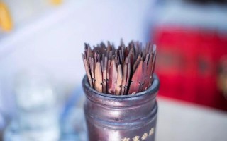 后背有漩涡算命(后背发凉预兆算命)